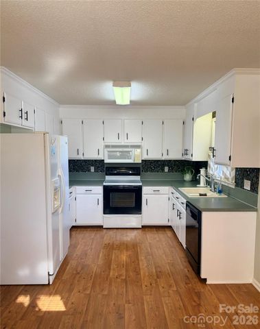 8422 Wonderwood Lane, Harrisburg, NC 28075