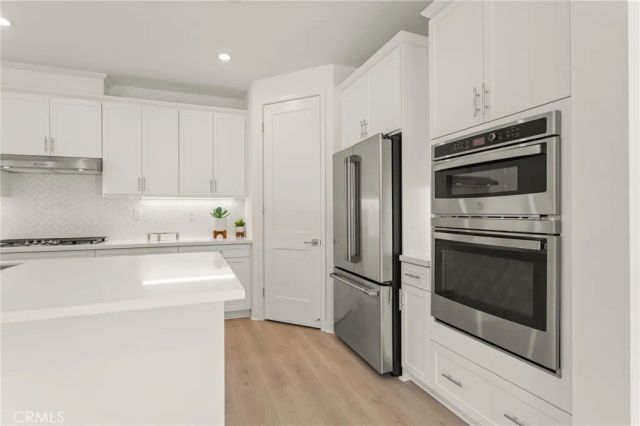 2004 Saguaro Glen, Escondido, CA 92025