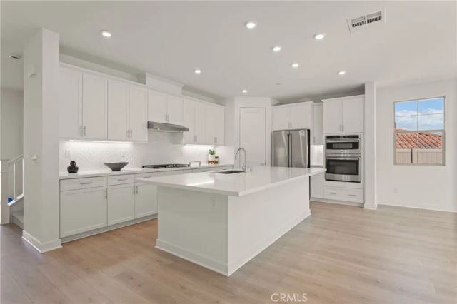 2004 Saguaro Glen, Escondido, CA 92025