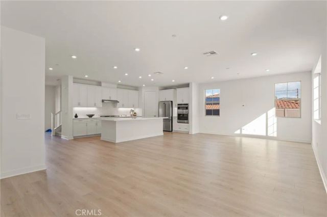 2004 Saguaro Glen, Escondido, CA 92025