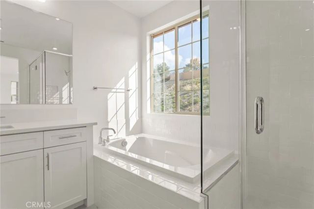 2004 Saguaro Glen, Escondido, CA 92025