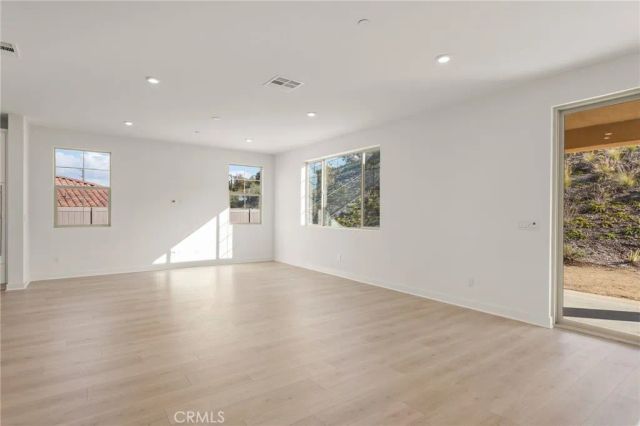 2004 Saguaro Glen, Escondido, CA 92025