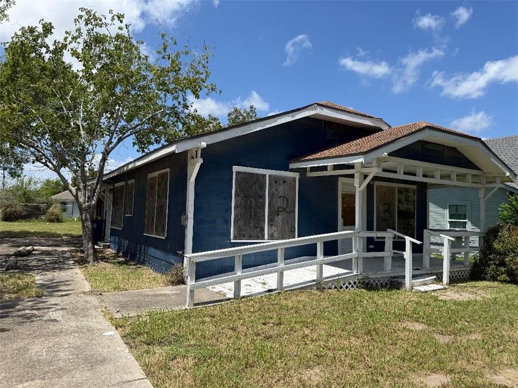 602 N Avenue B Ave, Ingleside, TX 78362 — exterior