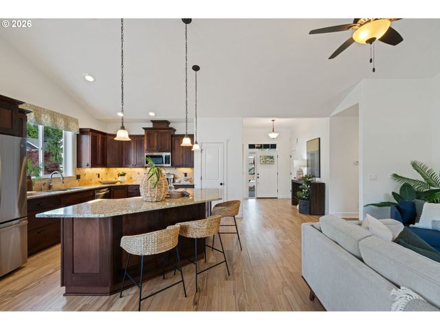 16120 Se PINOT Rd, Milwaukie, OR 97267