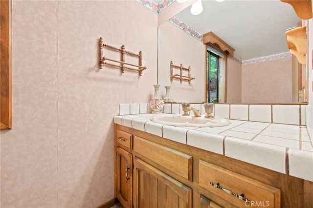 745 Kuffel Canyon, Lake Arrowhead, CA 92352
