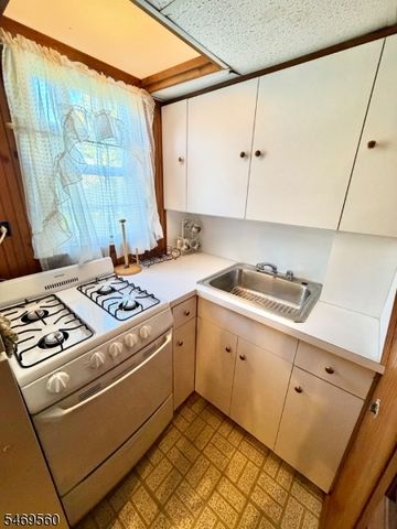 41 Mohawk Dr, Springfield Twp., NJ 07081