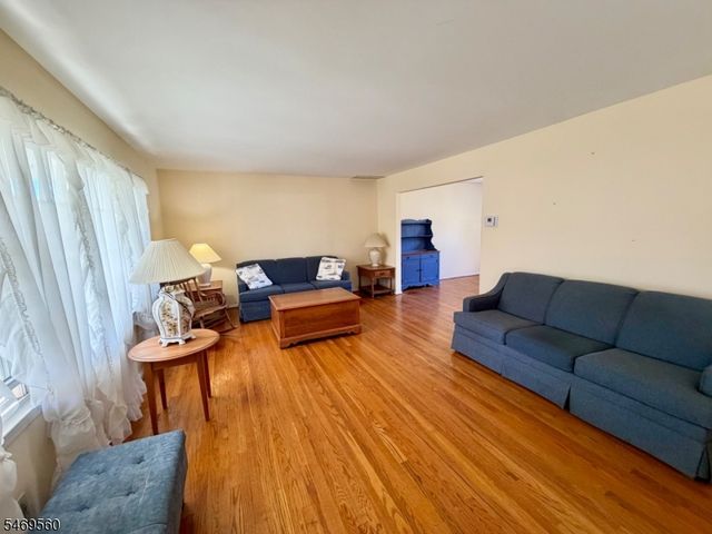 41 Mohawk Dr, Springfield Twp., NJ 07081