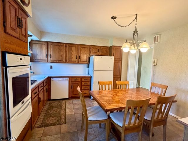 41 Mohawk Dr, Springfield Twp., NJ 07081