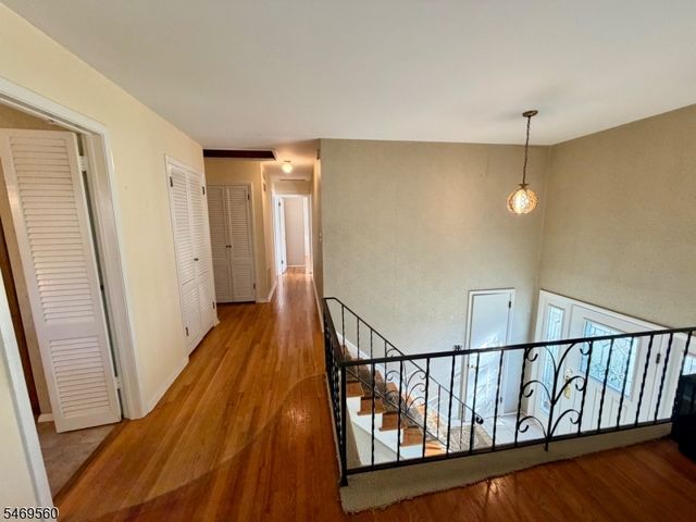 41 Mohawk Dr, Springfield Twp., NJ 07081