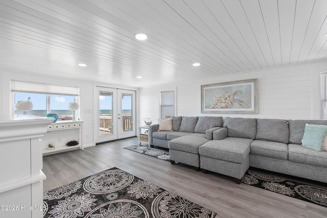226 Ocean Boulevard E, Supply, NC 28462