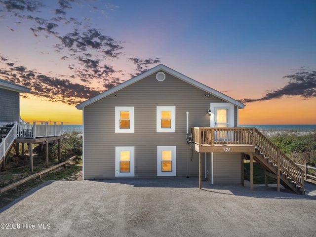 226 Ocean Boulevard E, Supply, NC 28462