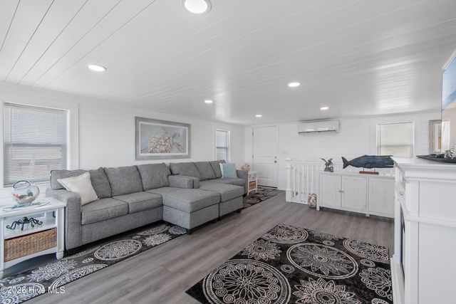 226 Ocean Boulevard E, Supply, NC 28462