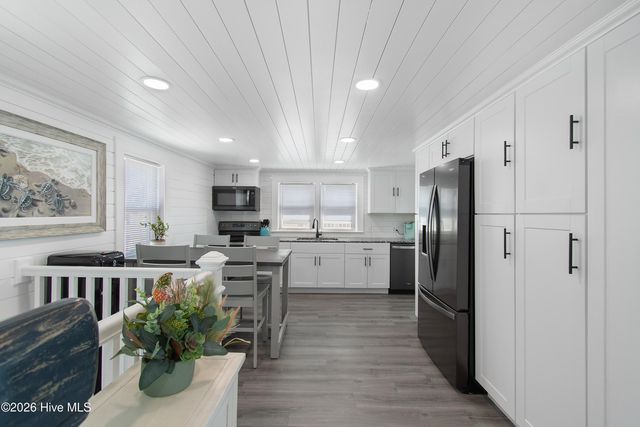 226 Ocean Boulevard E, Supply, NC 28462