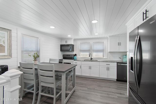 226 Ocean Boulevard E, Supply, NC 28462