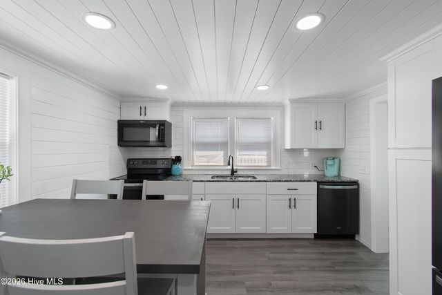 226 Ocean Boulevard E, Supply, NC 28462