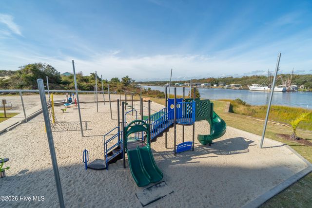 226 Ocean Boulevard E, Supply, NC 28462