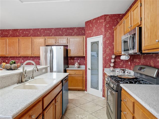 13752 Dodie Avenue, Victorville, CA 92392