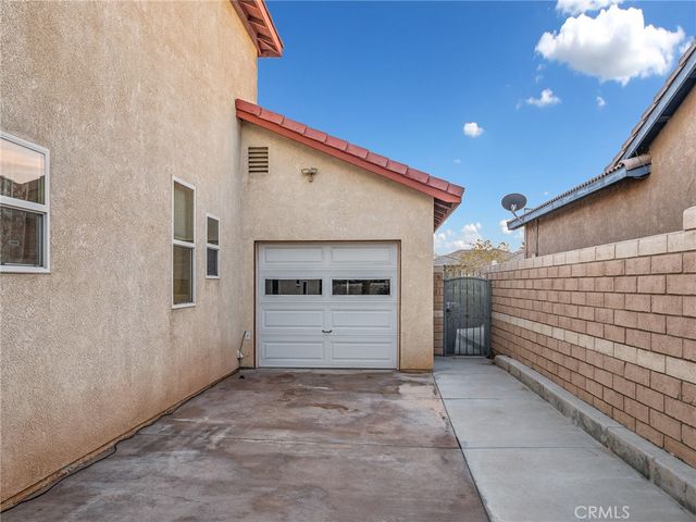 13752 Dodie Avenue, Victorville, CA 92392