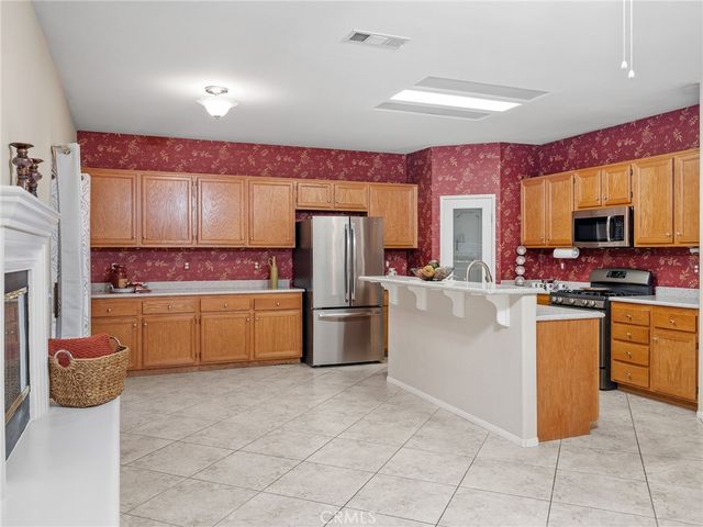 13752 Dodie Avenue, Victorville, CA 92392