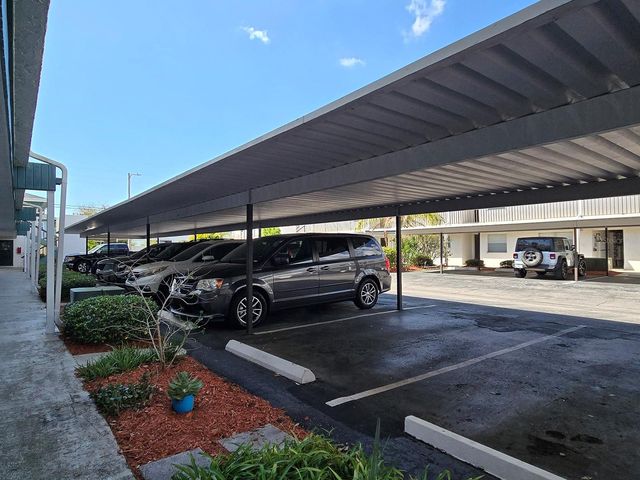 7700 92ND STREET 202, Seminole, FL 33777