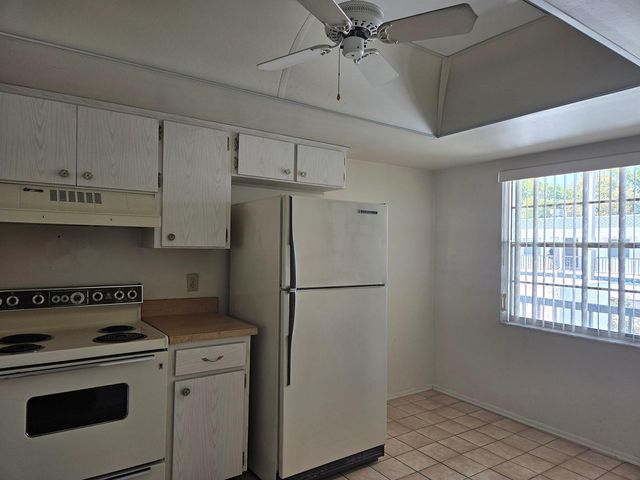 7700 92ND STREET 202, Seminole, FL 33777