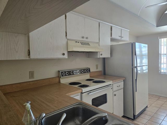 7700 92ND STREET 202, Seminole, FL 33777