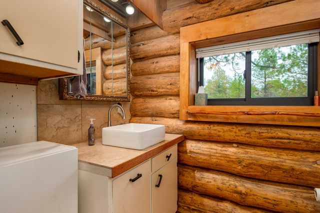 16011 Old Juniper Road, Sisters, OR 97759