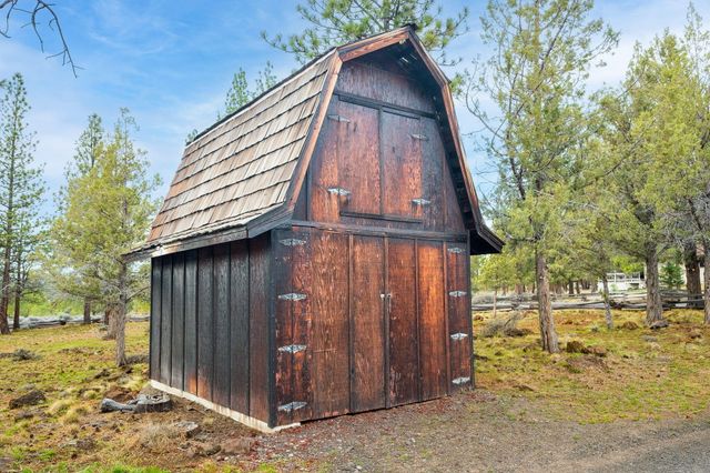 16011 Old Juniper Road, Sisters, OR 97759