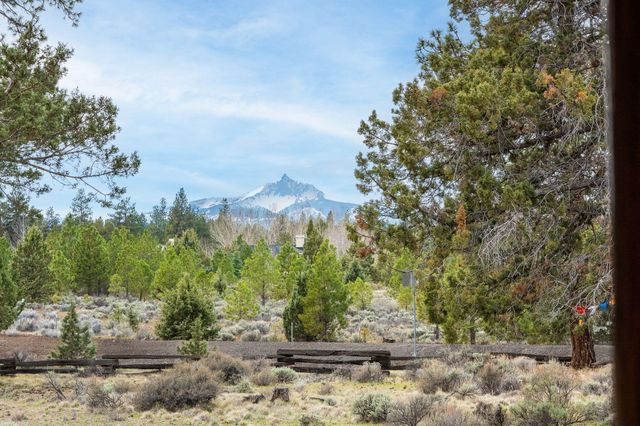 16011 Old Juniper Road, Sisters, OR 97759