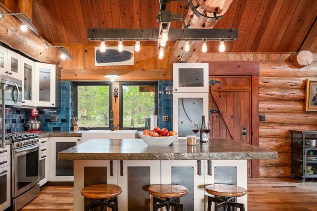 16011 Old Juniper Road, Sisters, OR 97759