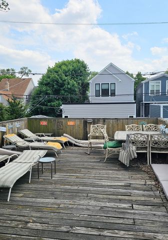 1965 W Berwyn Avenue, Chicago, IL 60640