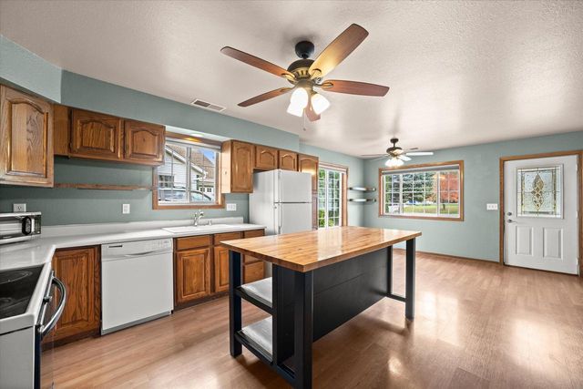 6813 Diane DRIVE, West Bend, WI 53090