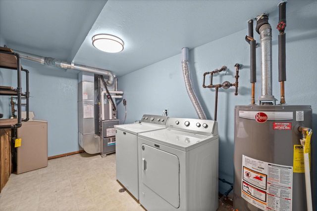 6813 Diane DRIVE, West Bend, WI 53090