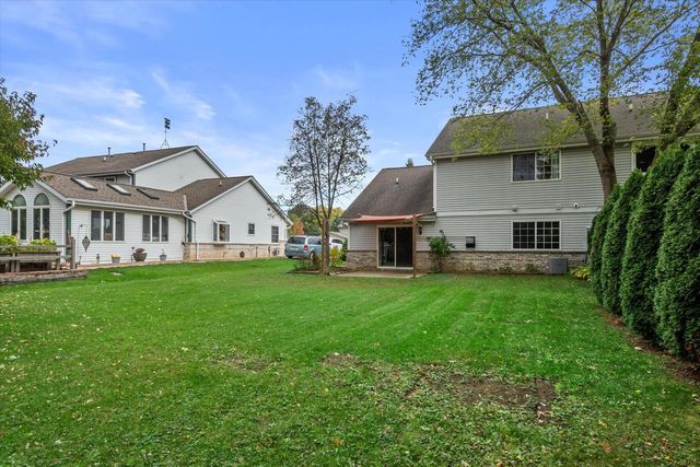 6813 Diane DRIVE, West Bend, WI 53090