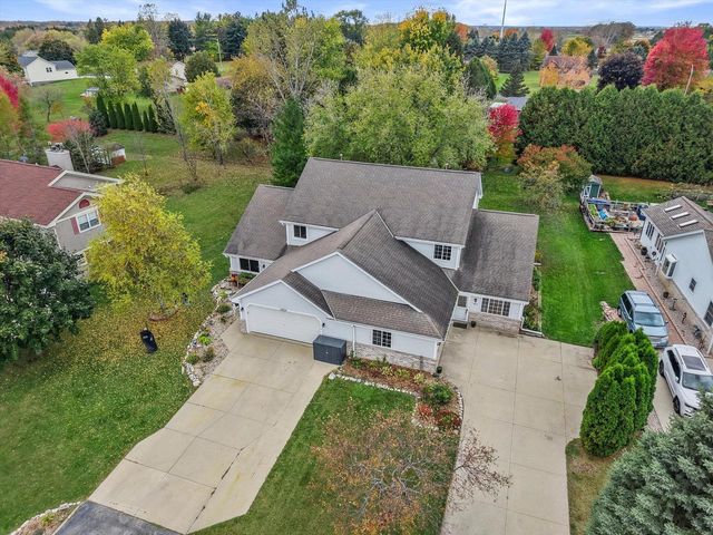 6813 Diane DRIVE, West Bend, WI 53090