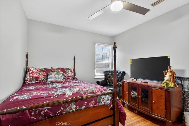 2430 San Francisco Avenue, Long Beach, CA 90806