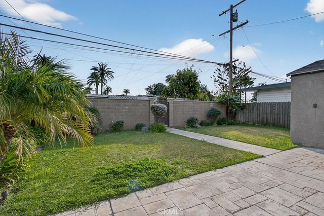2430 San Francisco Avenue, Long Beach, CA 90806