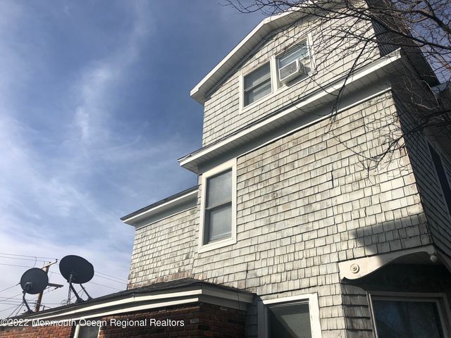 267 Roosevelt Avenue, Oakhurst, NJ 07755