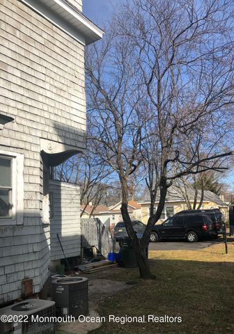 267 Roosevelt Avenue, Oakhurst, NJ 07755