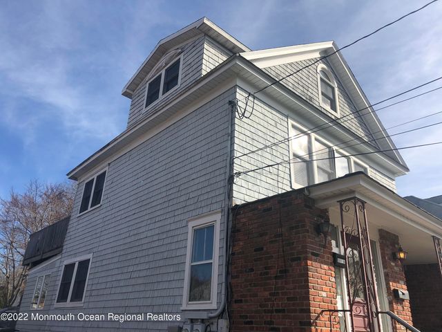 267 Roosevelt Avenue, Oakhurst, NJ 07755