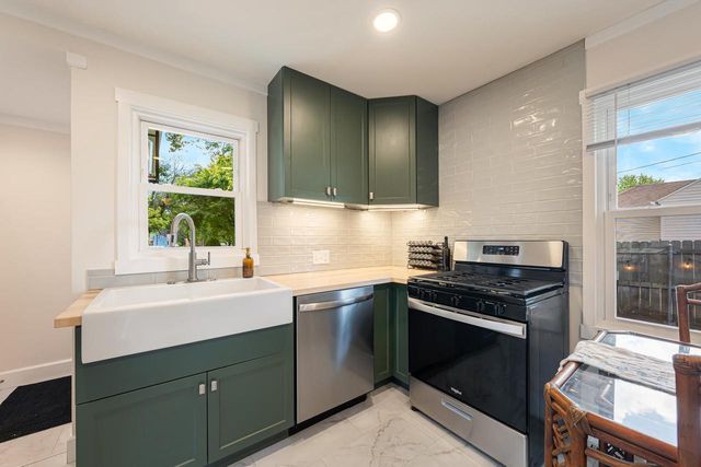 1416 N KENILWORTH AVENUE, Appleton, WI 54911