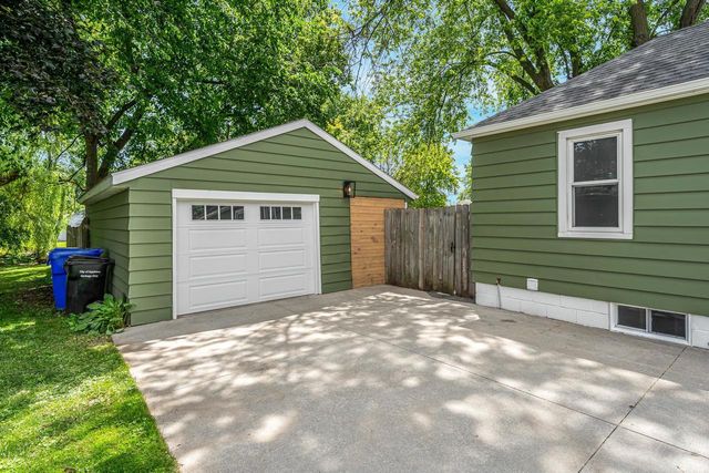 1416 N KENILWORTH AVENUE, Appleton, WI 54911