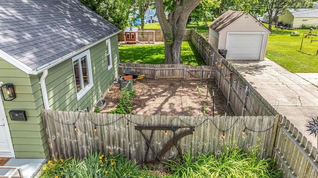 1416 N KENILWORTH AVENUE, Appleton, WI 54911
