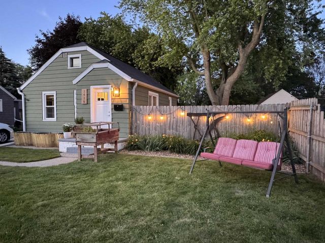 1416 N KENILWORTH AVENUE, Appleton, WI 54911