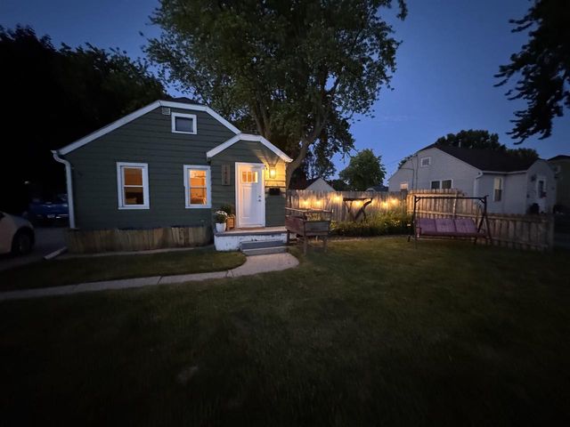 1416 N KENILWORTH AVENUE, Appleton, WI 54911