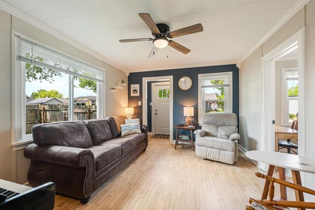 1416 N KENILWORTH AVENUE, Appleton, WI 54911