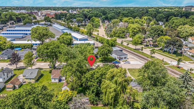 1416 N KENILWORTH AVENUE, Appleton, WI 54911