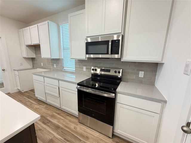 6049 Cebra St, Houston, TX 77091
