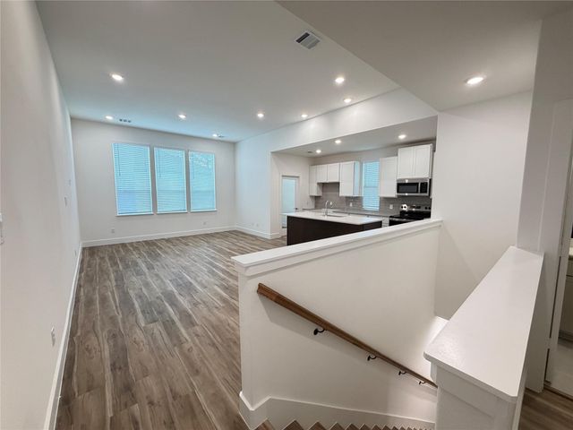 6049 Cebra St, Houston, TX 77091