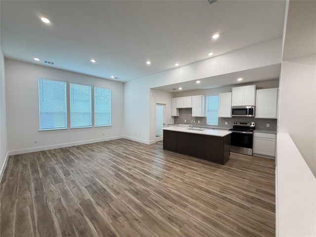 6049 Cebra St, Houston, TX 77091